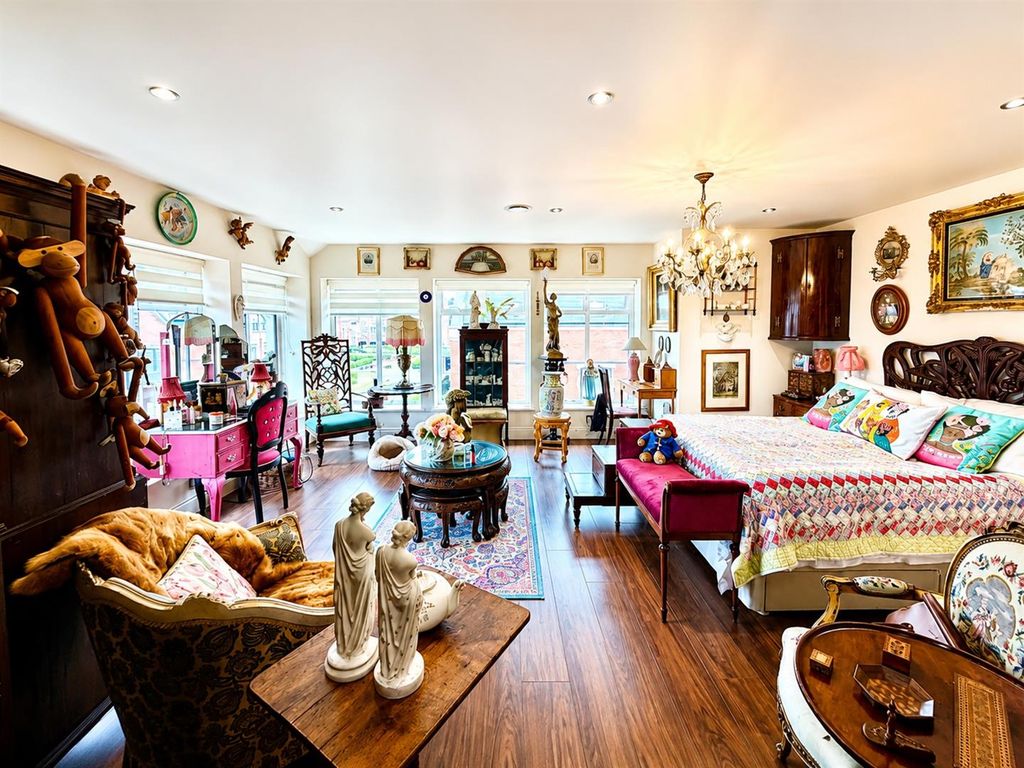 Property photo 1 of 15 Enhanced_Room.Jpg