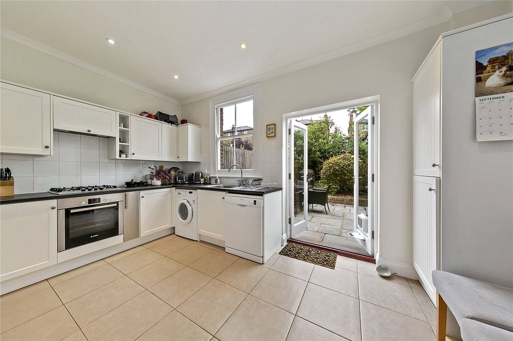 Property photo 3 of 9 Picture No. 11