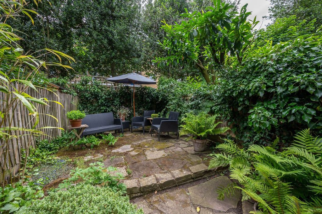 Property photo 3 of 7