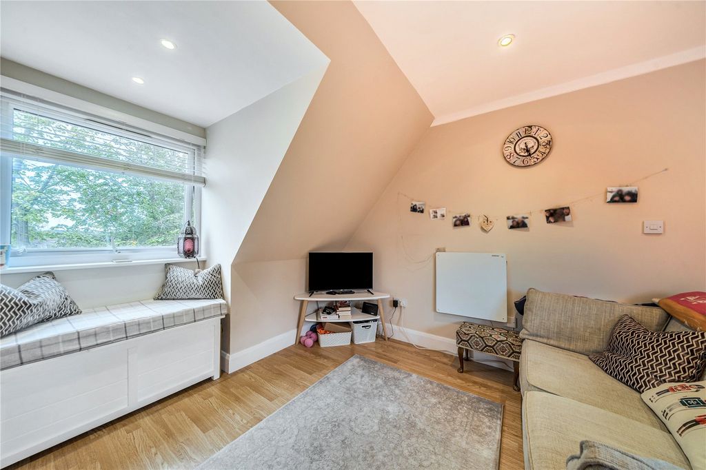 Property photo 3 of 9 Living Area