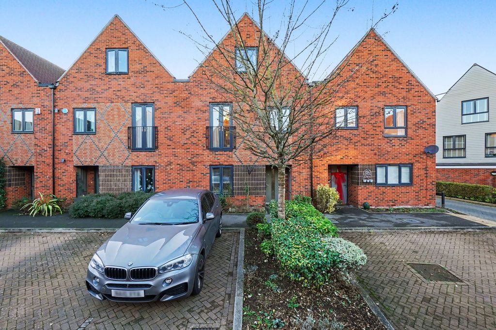 Property photo 1 of 30