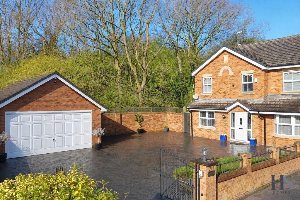 Property photo 1 of 61