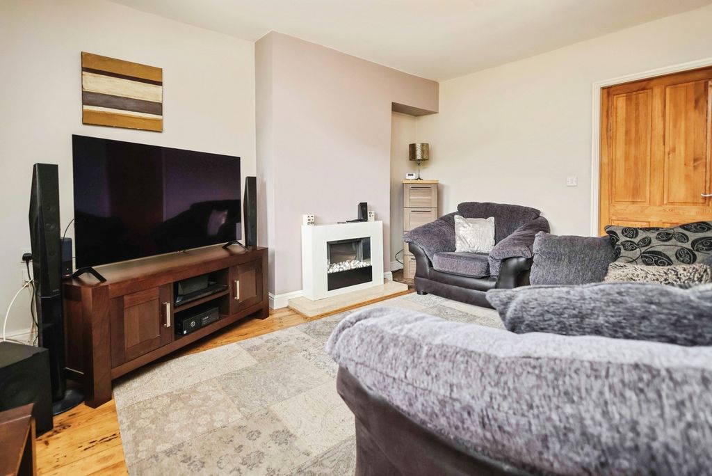 Property photo 2 of 23 Pbox-Img.Jpg