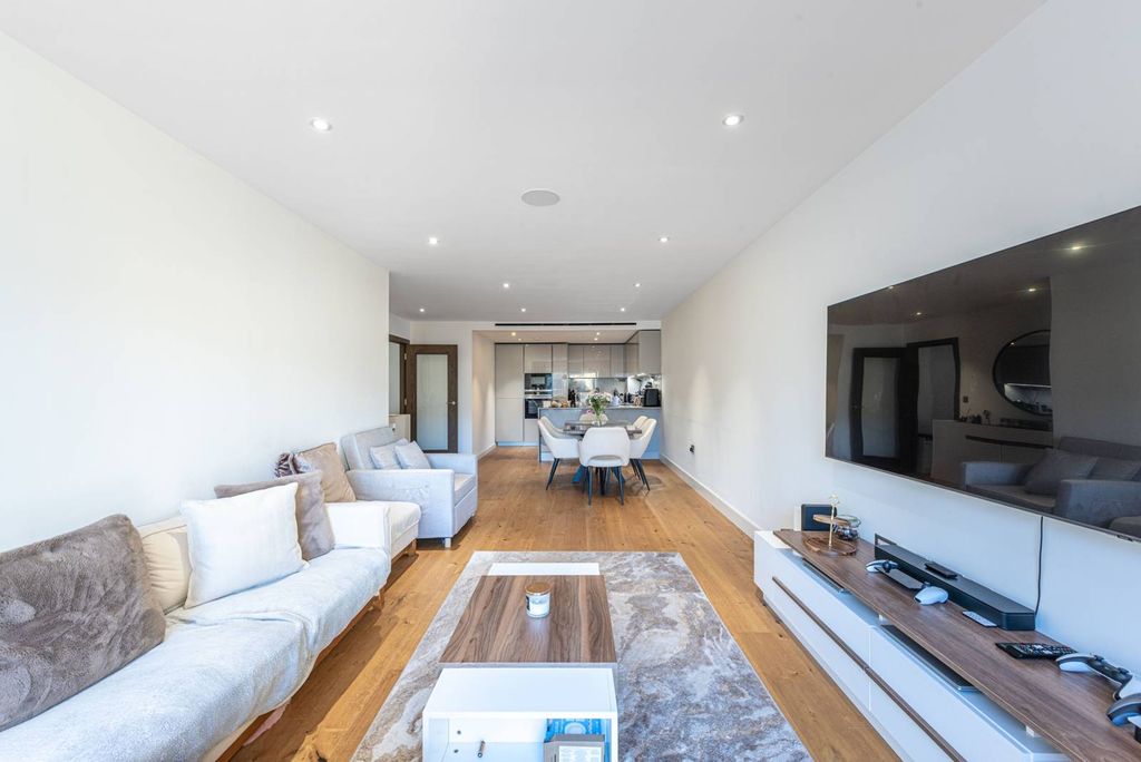 Property photo 2 of 16