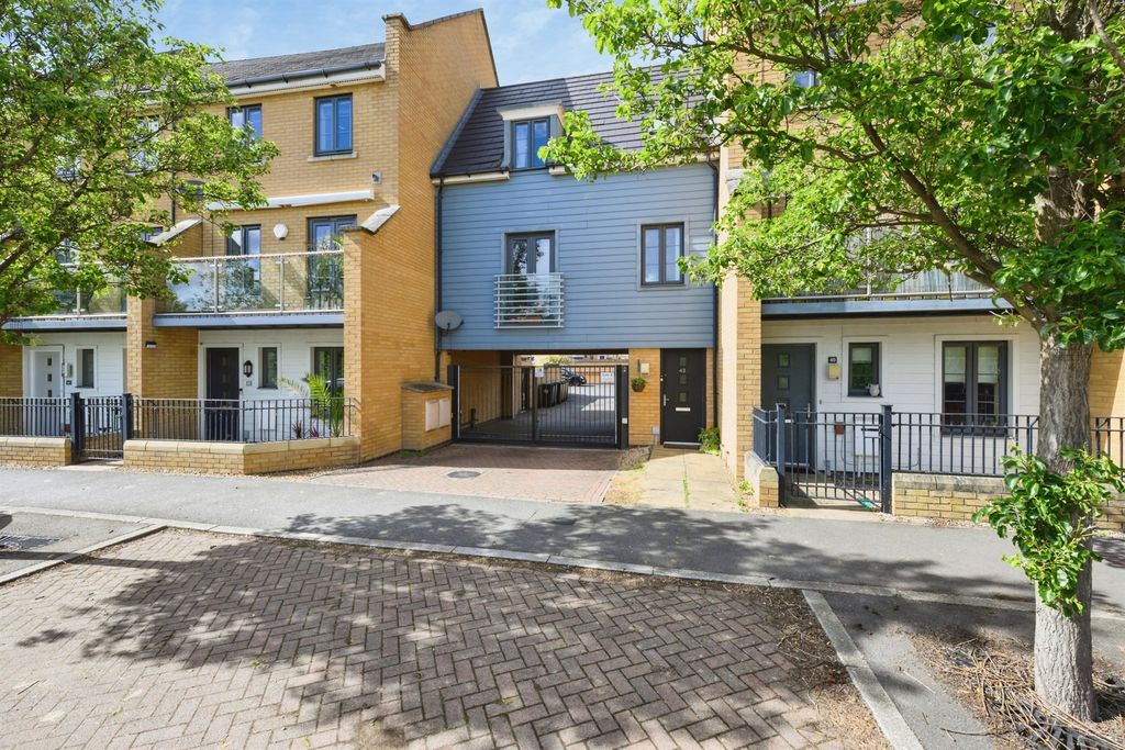 Property photo 1 of 2
