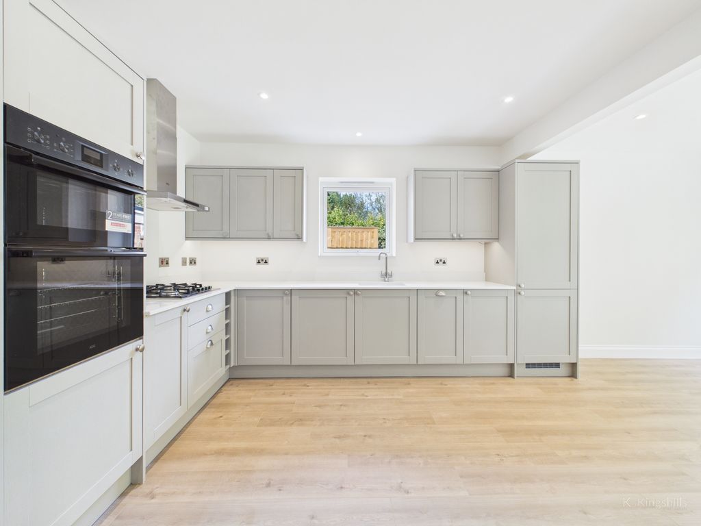 Property photo 2 of 16 Kitchen