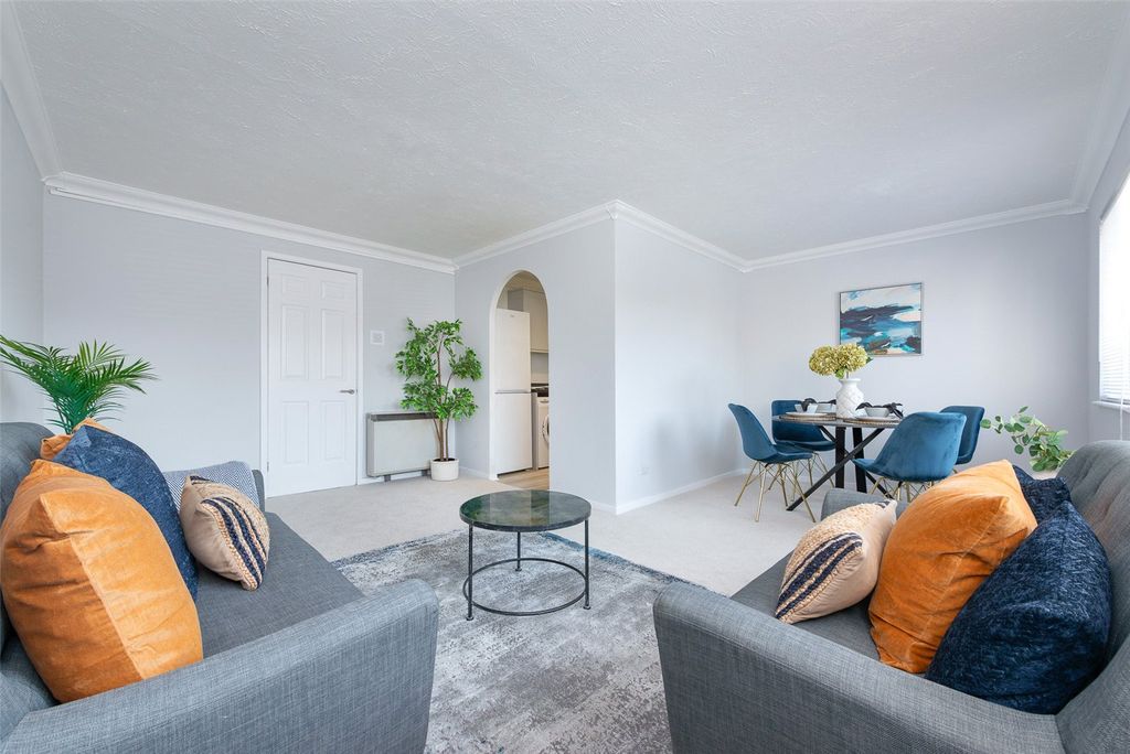 Property photo 2 of 19 Picture No. 17