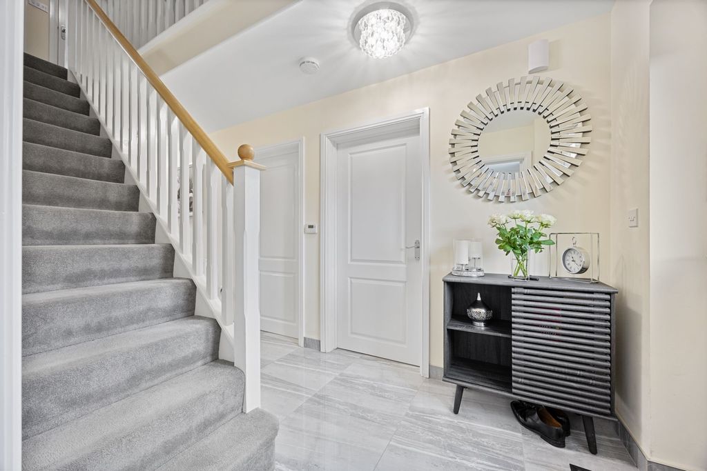 Property photo 3 of 38