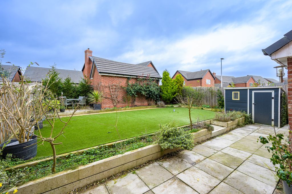 Property photo 2 of 31 Rear Garden