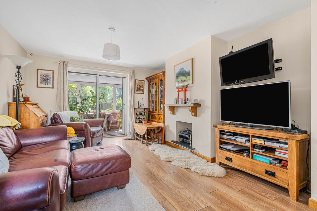 Property photo 2 of 17