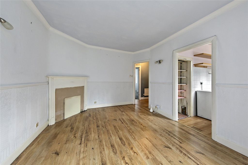 Property photo 3 of 12 Picture No. 10