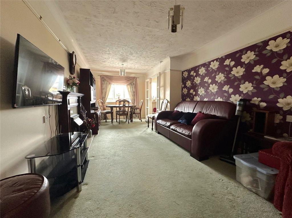 Property photo 2 of 9 Picture No. 17