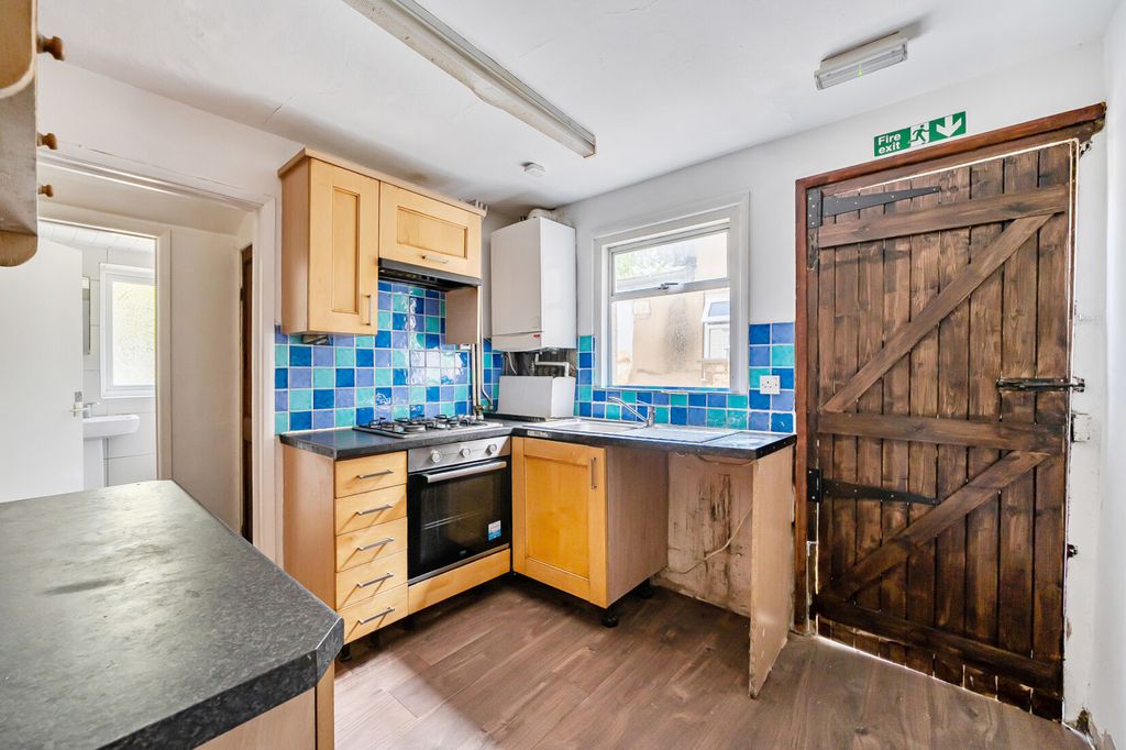 Property photo 3 of 22 Kitchen