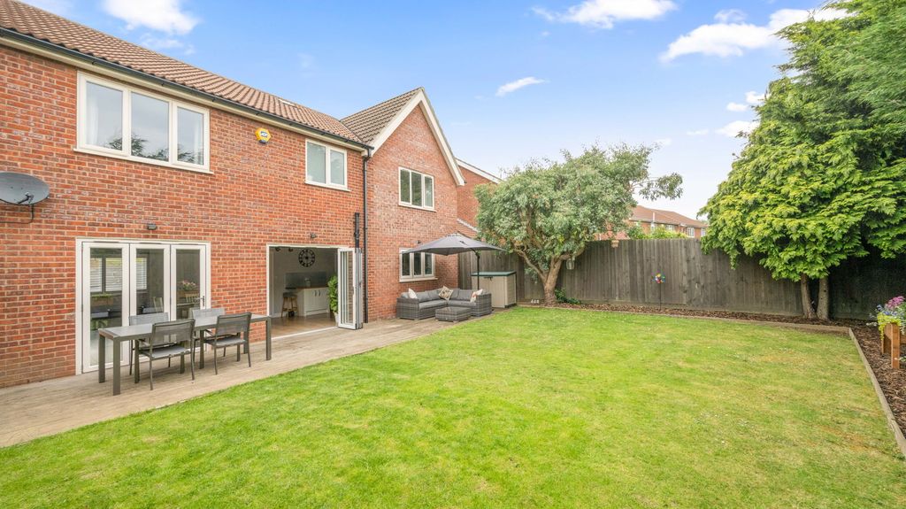 Property photo 2 of 19
