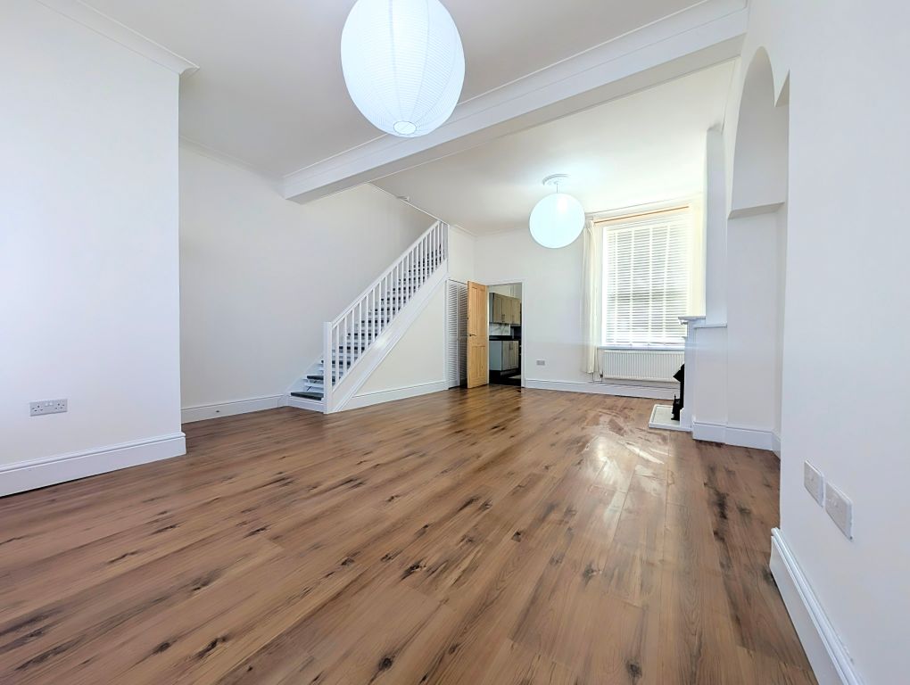 Property photo 3 of 11 Exterior