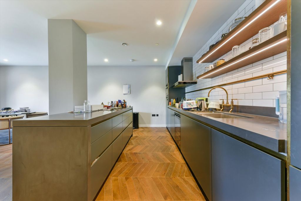 Property photo 3 of 16 Image