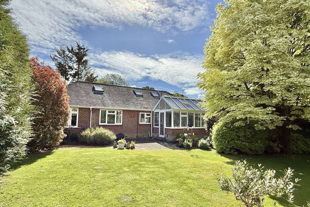 Property photo 1 of 34 Four Bedroom Bungalow