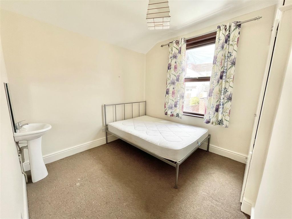 Property photo 3 of 7 Room 3.Jpg