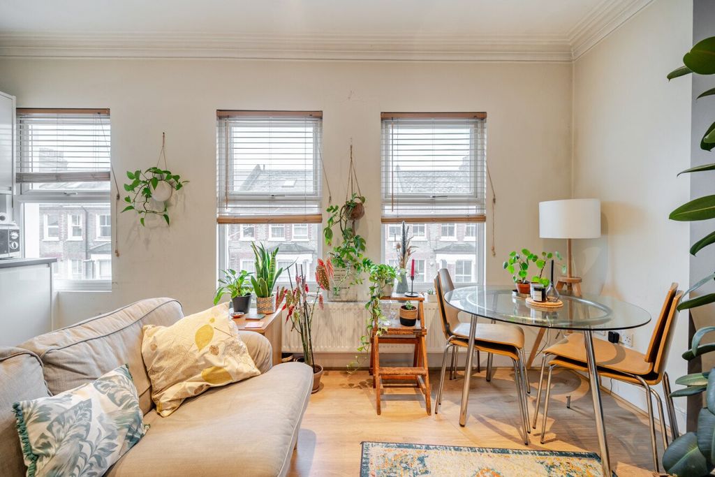 Property photo 2 of 16 Picture No. 10