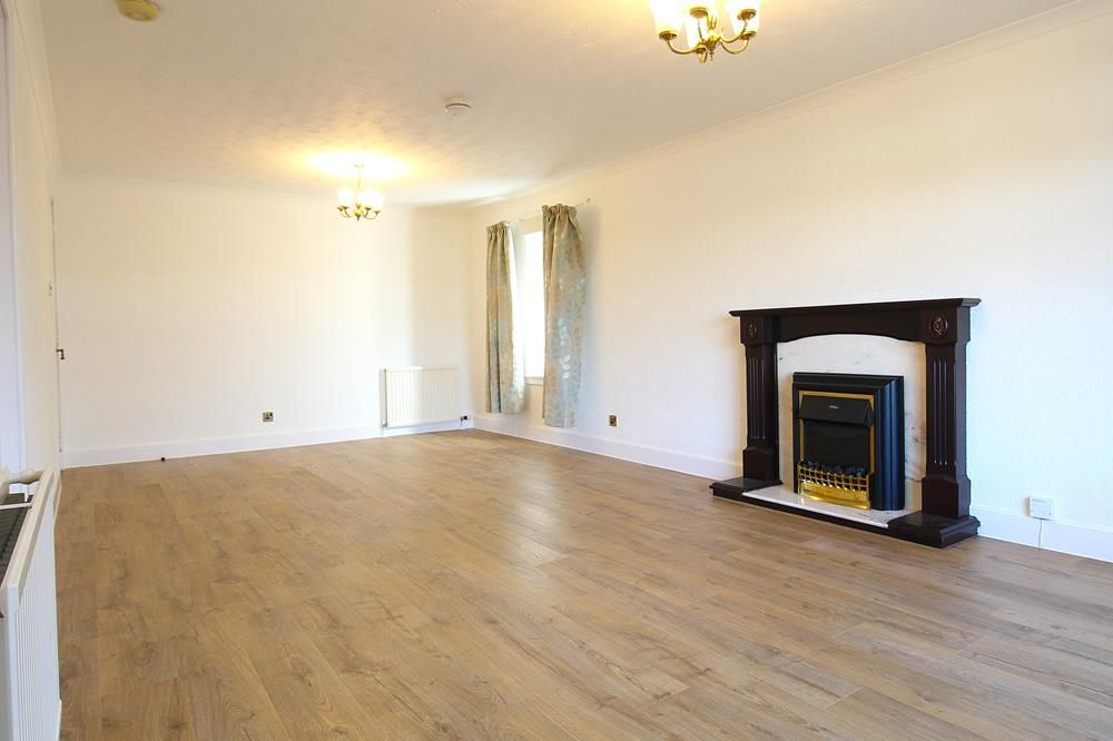 Property photo 2 of 13 Lounge