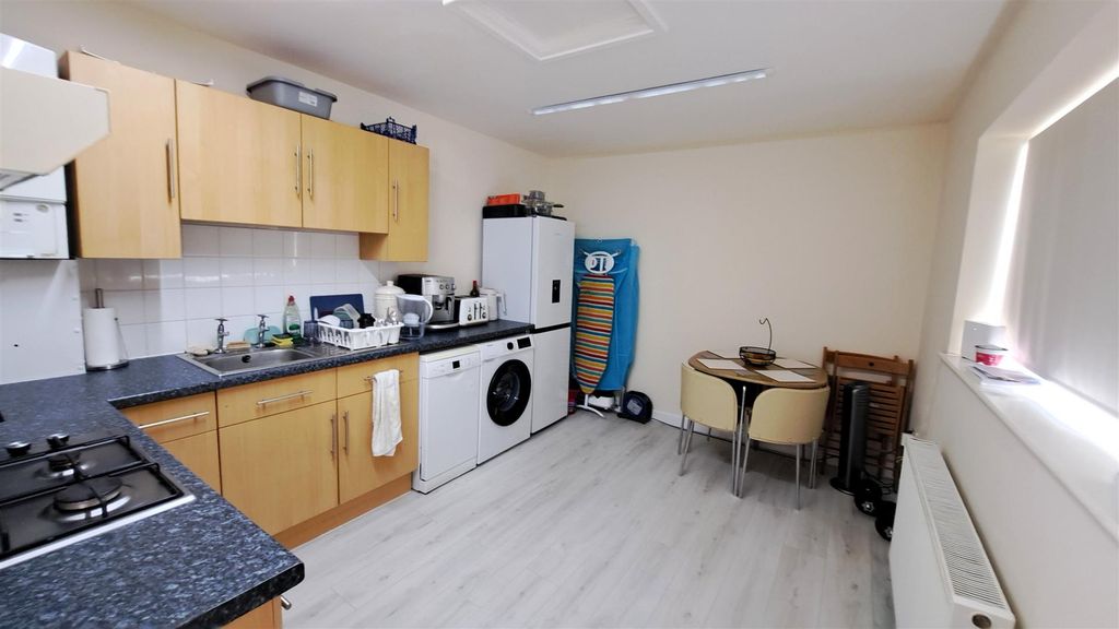 Property photo 3 of 9 12C
