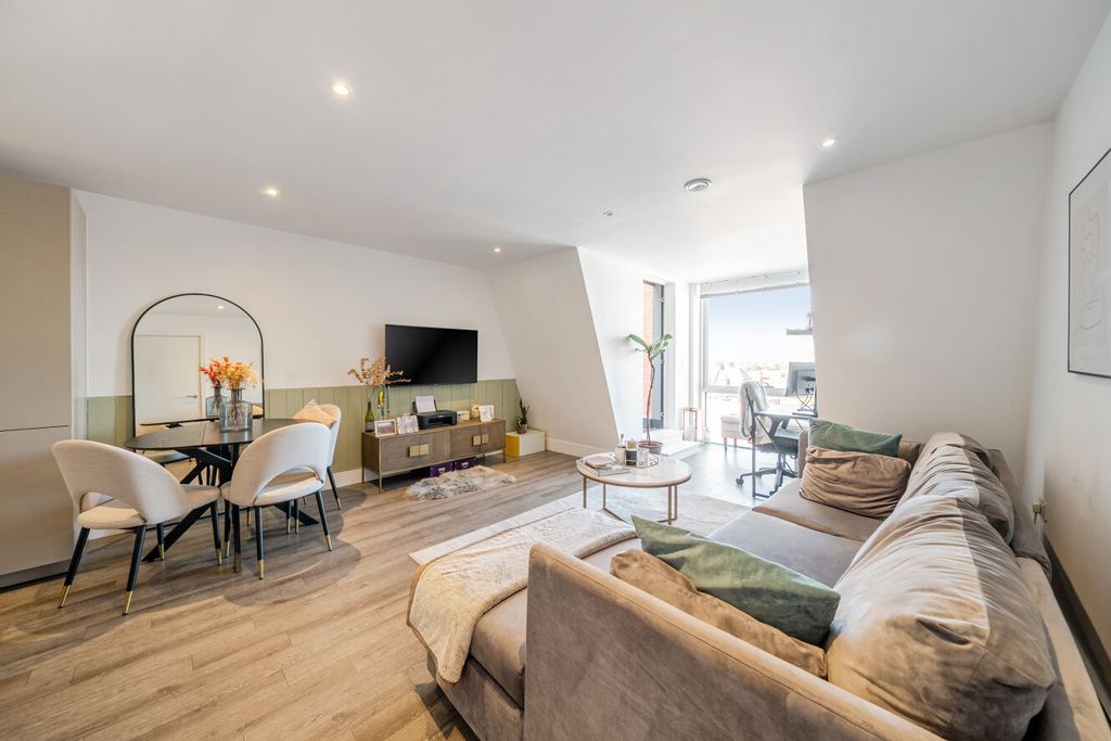 Property photo 1 of 13 1500213-16-6A75Fb...