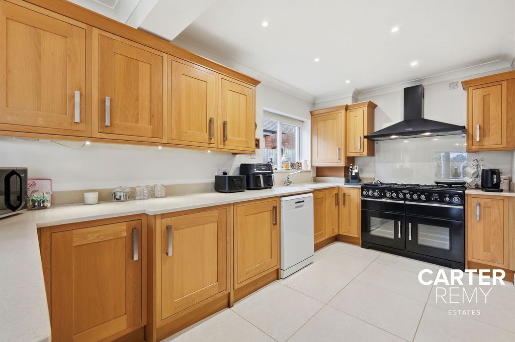 Property photo 3 of 24