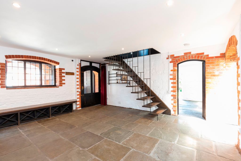 Property photo 3 of 19