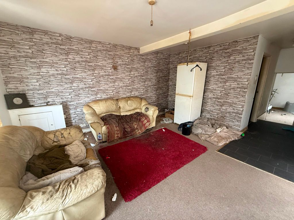 Property photo 3 of 6