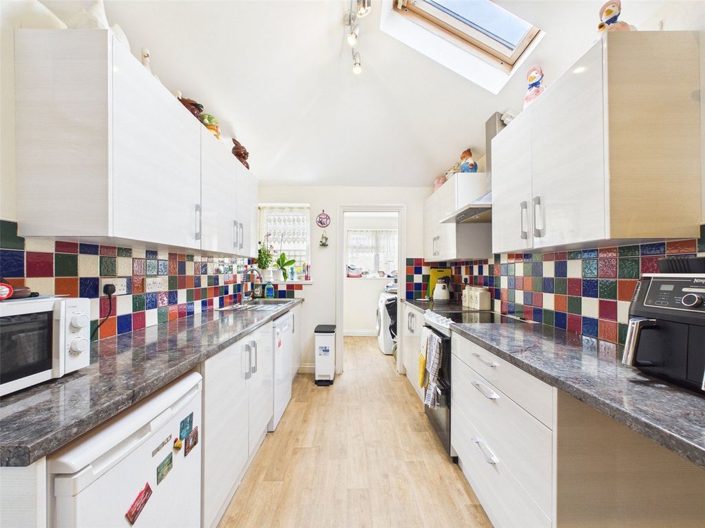 Property photo 2 of 17 Picture No. 08