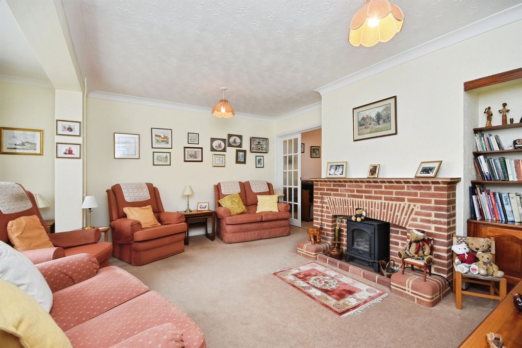 Property photo 2 of 19