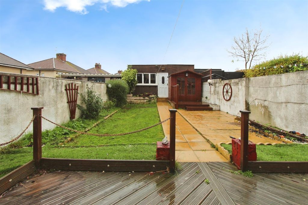 Property photo 2 of 17 Outside