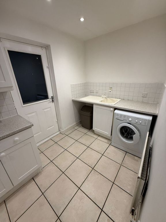 Property photo 3 of 22 Kitchen