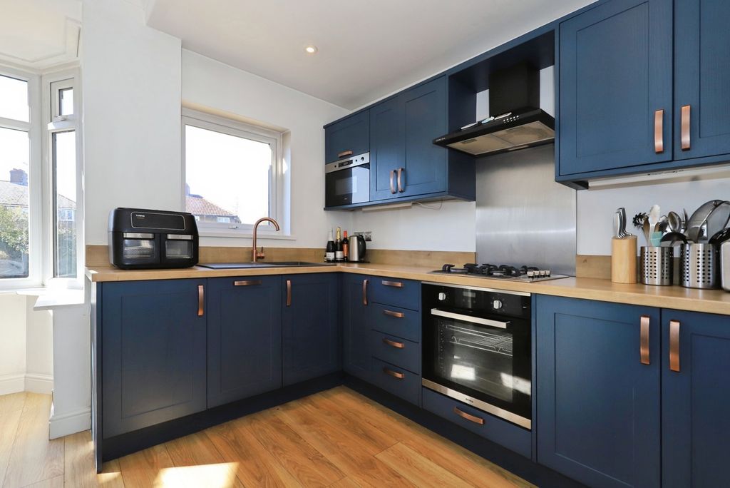 Property photo 3 of 20 Pbox-Img.Jpg