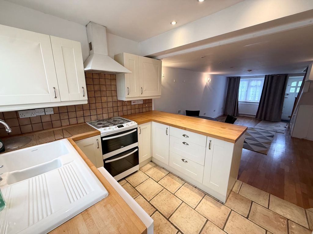 Property photo 2 of 11 Image