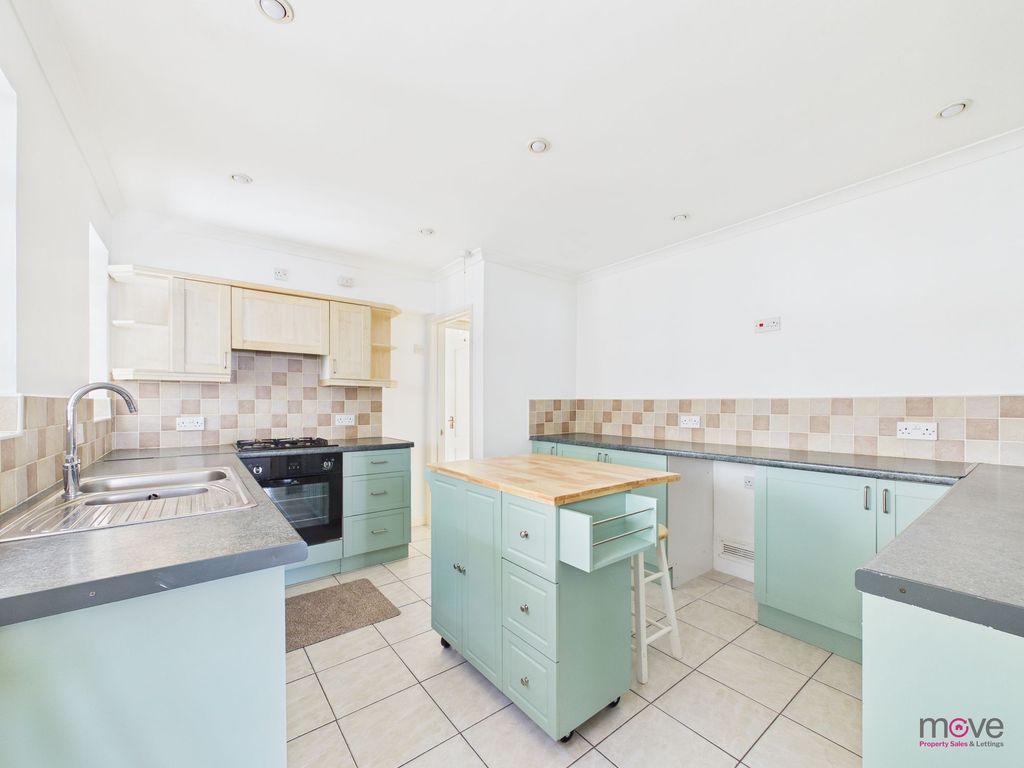 Property photo 2 of 23