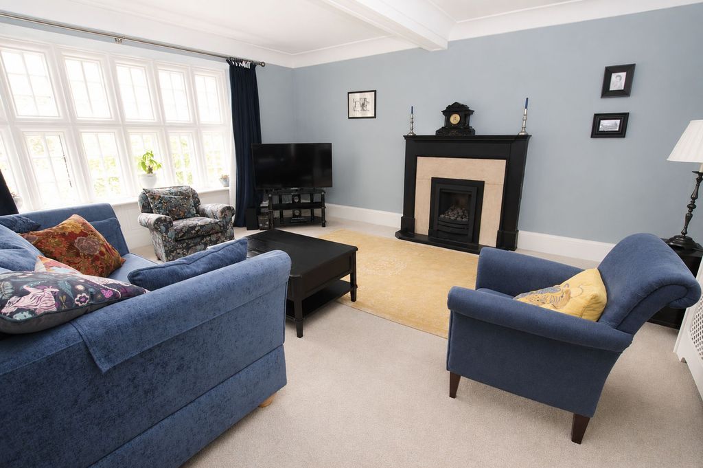 Property photo 3 of 48