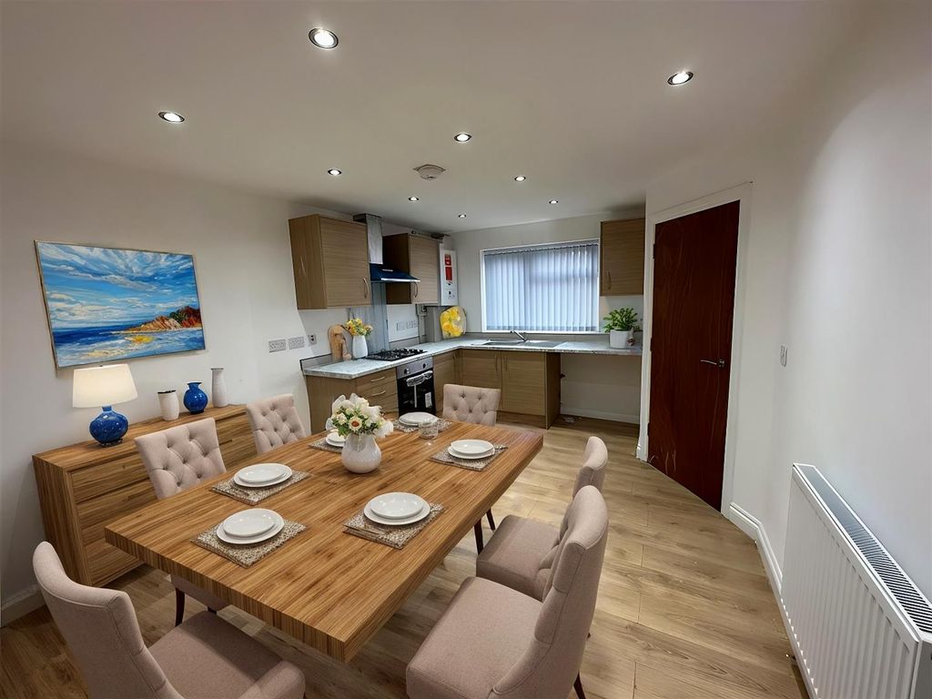 Property photo 1 of 18 Rh1Uz84Utuapm_0Bc-Rbta - Dining Room - Standard - 2.Jpg