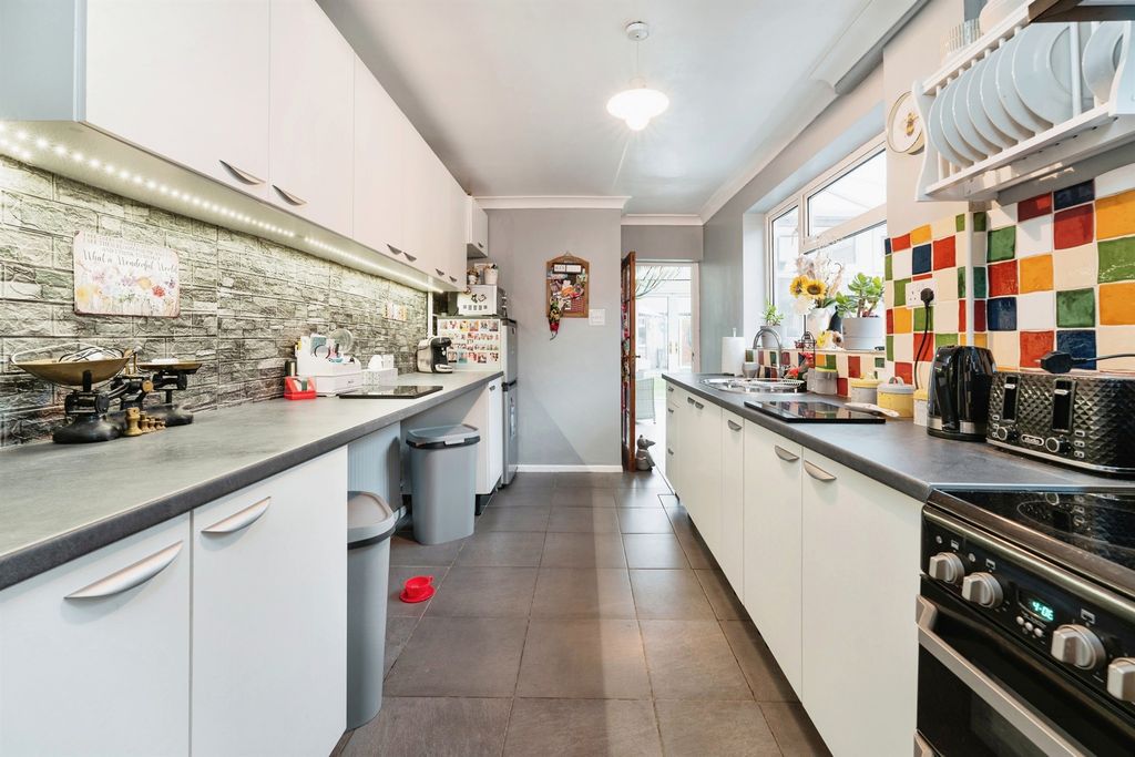 Property photo 3 of 17