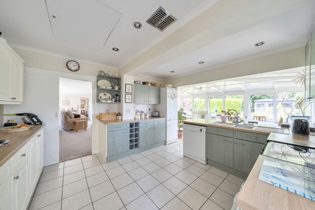 Property photo 2 of 22 1472841-11-6A316A...