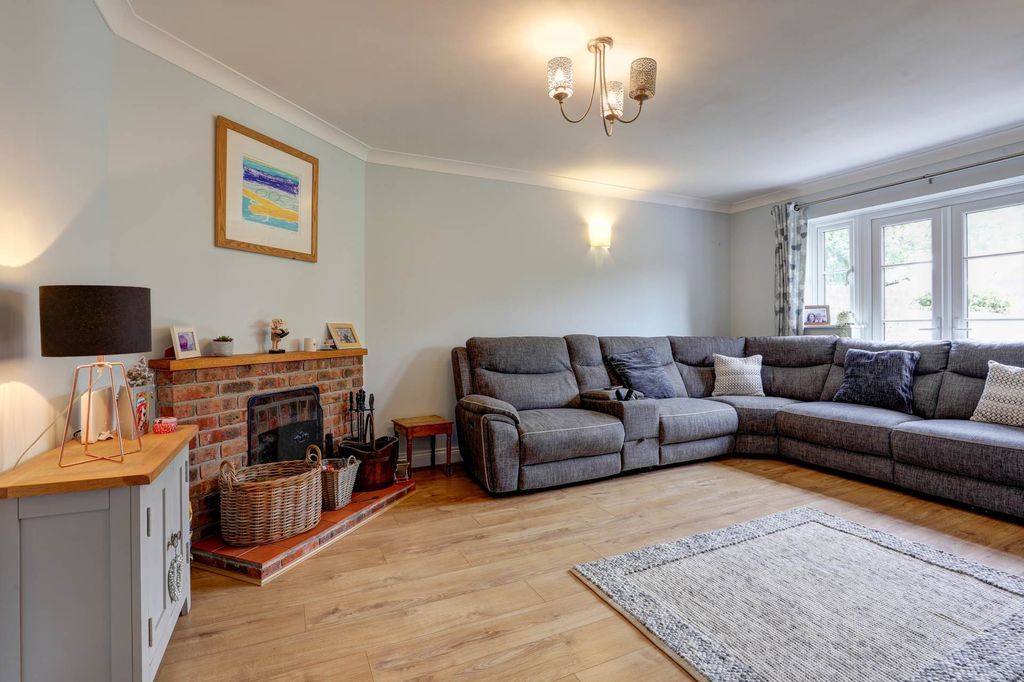 Property photo 3 of 19