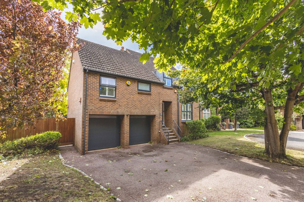 Property photo 1 of 20