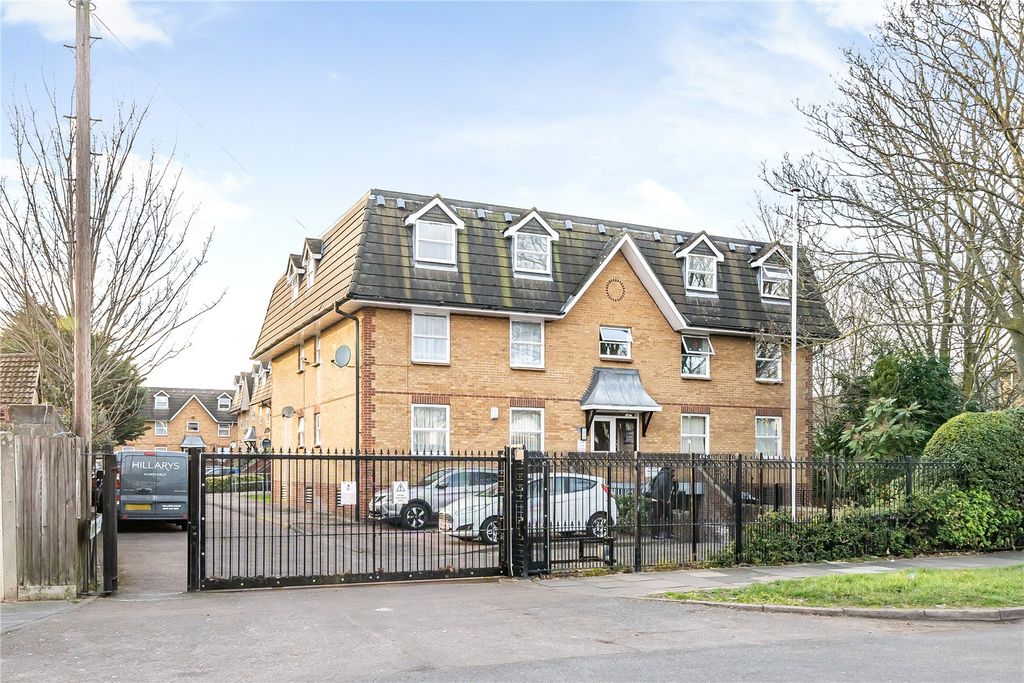 Property photo 2 of 13 Picture No. 15