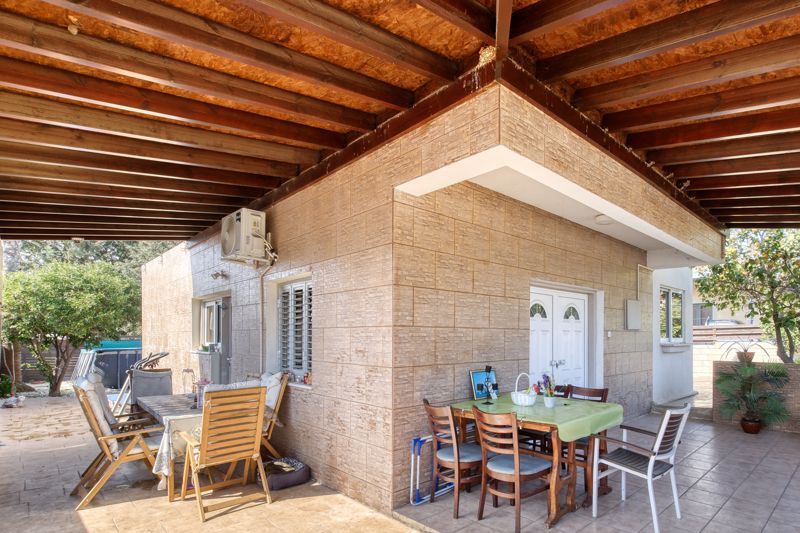 Property photo 2 of 18 Front And Side...