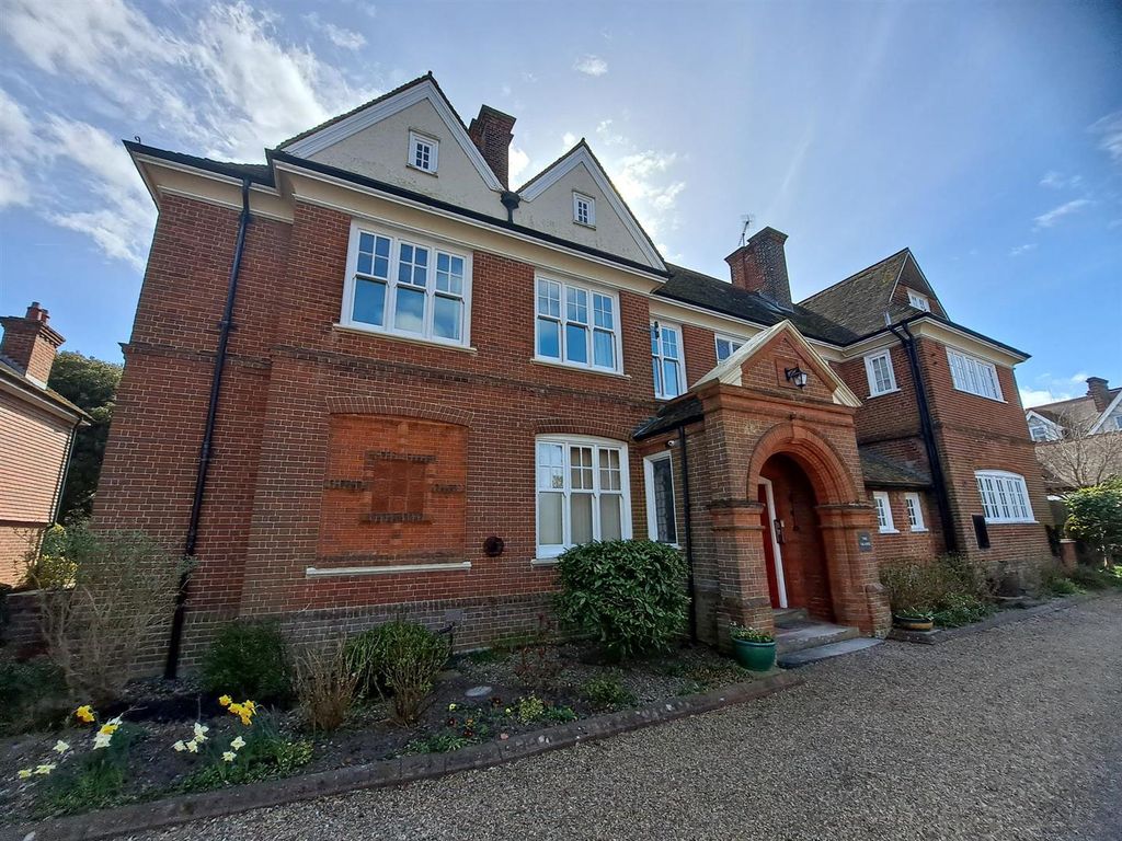 Property photo 1 of 18 Grange Court Front.Jpg