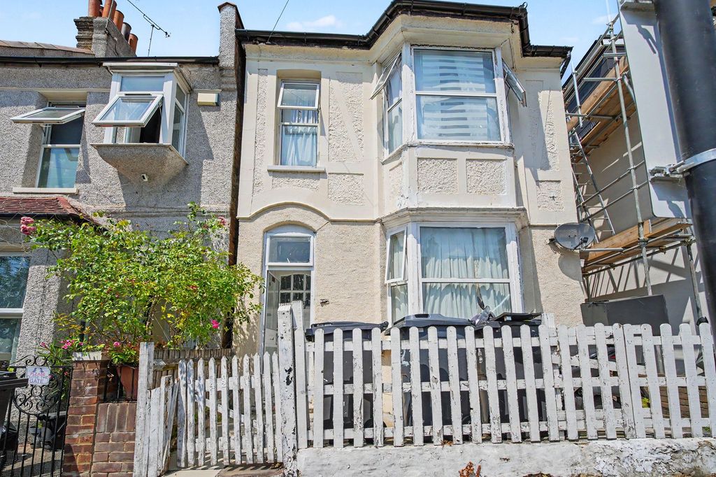 Property photo 1 of 14 42 Pemdevon Road, Croydon, Cr0 3Qn