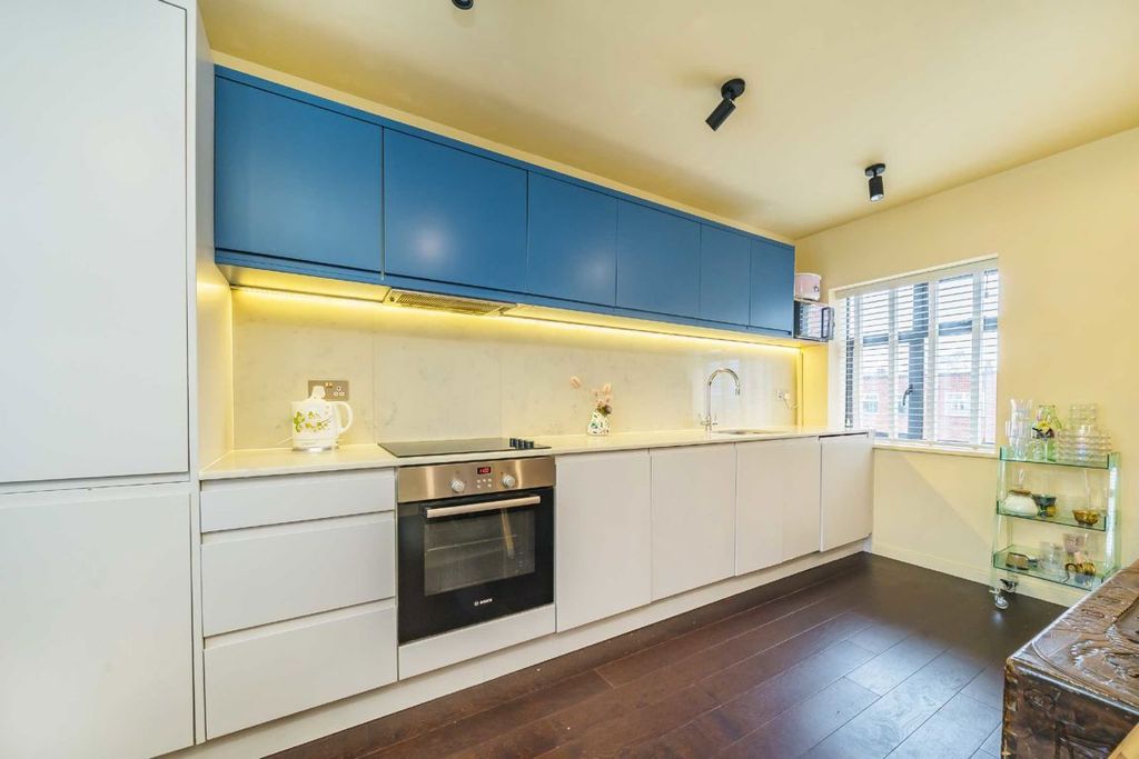 Property photo 3 of 6