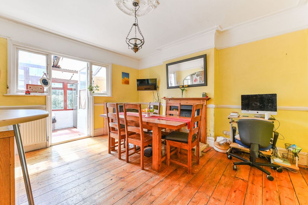 Property photo 3 of 14