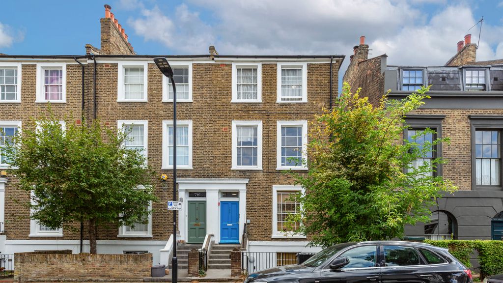 Property photo 1 of 9 Flat B, 76 Lenthall Road, Hackney, London, E8 3Jn