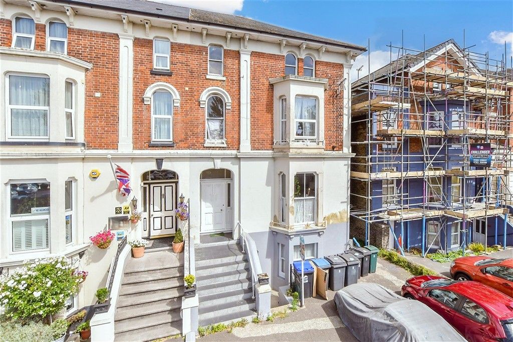 Property photo 1 of 10 External Front Web....